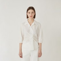 올리비아로렌 반오픈 턱디테일 블라우스 VOCNLYM5111