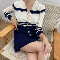 비비에모 브이넥 스트라이프 골드 버튼 긴팔 미니 니트 원피스 01903