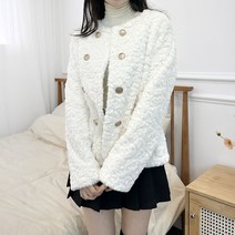 잘빠진 여성용 카푸치노 골드버튼 퍼 자켓