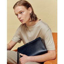 22SS [DAKS BASIC]미디움 블랙 위빙패턴 소가죽 클러치백(사이드 확장형) DBBA2EE08BK