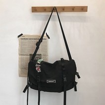캐주얼한 메신저백 남여공용 남성크로스백 스트릿패션