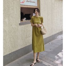 데일리룩 봄여름 프렌치 빈티지 미니멀 셔링 디자인 느낌 소녀 무릎 위 미디 원피스 신상룩