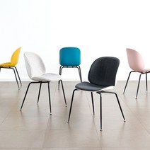 Gubi Beetle 구비 비틀 체어 의자 인테리어 디자인 추천 카페 스튜디오, 흰색 PP 의자 표면   티타늄 다리