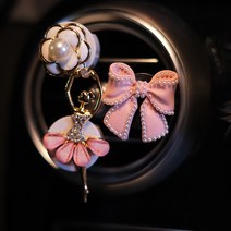 창의 차 향수 자동차 내 향연망 빨간 리본 차 타기 용 송풍구 향기 연한 향기 진열녀, 1 건, 백진주 동백꽃 진주가루 리본 분발레 향면 배달