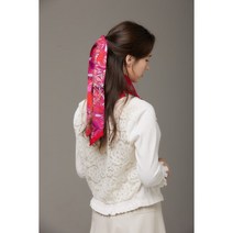 계절별 필수 코디 아이템 5X98 트윌리 스카프 네번째