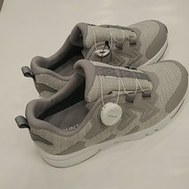 뉴코아창원 마운티아 여성 트레킹화(노쏘기법과 초경량소재 사용)일상생활과 가벼운 운동시 편안함과 착화함 제공