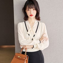 우아하게 펄럭이는 컬러풀한 투피스 블라우스