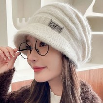 JOICE SHOP 털방울모자_0422 여성 여자 겨울모자 방울모자 털방울 니트모자 털모자 니트모자 골프모자 빵모자 헌팅캡 겨울모자 여성털모자 여성모자 여자모자 방한모자 뜨개모자