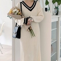 디작소 여성 인라우 배색 브이넥 골지 롱 니트 원피스
