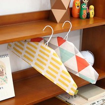 일러스트 친구집들이 생활 의류 선물 디자인리빙템 미니 가리개커버 포인트소품 덮개 옷장 예쁜 행거커버 옷걸이, YELLOWSQUARE