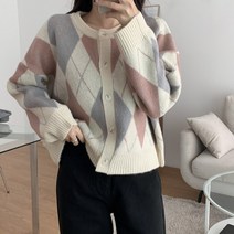 [뽀송뽀송~!] 아가일 멜로디 라운드넥 가디건