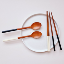 노들샵 나무 옻칠 우드 수저세트, 2. 나무수저세트  2인 (화이트1+블랙1), 나무수저세트  2인 (화이트1+블랙1)