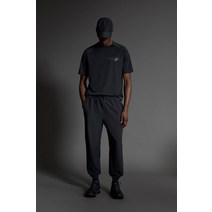 독일 자라 ZARA 무지개 빛깔의 로고가 새겨진 테크니컬 티셔츠