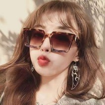 뉴 구미 큐브 선글라스 여성 인플루언서 빅테일의 패션 선글라스 와이드 페이스 선글라스