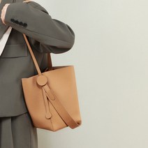 스타일리쉬 숄더 물통백 멀티 토트 크로스백 라이트 럭셔리 2022 대용량 리얼 가죽 여백