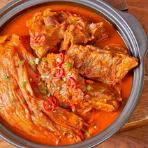 [쿠캣] 돼지고기를 통으로 넣은 쿠캣 김치찜 2종 X 4팩 구성, 선택:뼈김치찜 750g 4팩