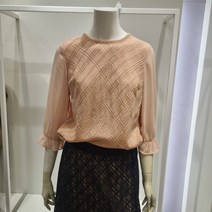 올리비아로렌 [우븐패치 라운드넥 블라우스][매장인기] 팬츠&스커트 어디든 코디하기 좋은 소매프릴 포인트 데일리 아이템 VOCALXM4481