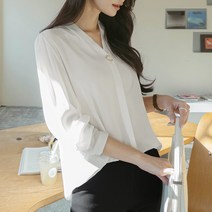 [마이더스비] 파커 골드링 브이넥 블라우스