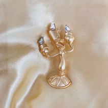 머플러 스카프 옷핀 뱃찌 혼주 브로치 broach Morkopela 황금 만화 동화 시리즈 빈티지 촛대 핀 보석 호박 캐리지 및 여성용 시계