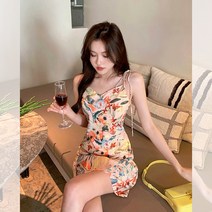 귀여운 휴가 김태리 윤승아 트로피컬 휴양지룩 사복 브이넥 롱 솔로지옥2 동남아 원피스 흰색