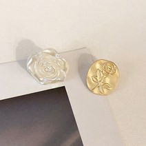 다왕 bZE770 장미 언발 금박 화이트 귀걸이 [은침]