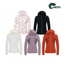 네파 _NC송파점 여성 발수기능의 우븐 소재와 세가지 종류의 트리코트 원단을 Hybrid 하여 필요부위에 최적의 기능을 발휘 하는비타 프리모션 자켓 SPJK