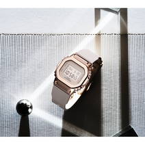 [지샥][G-SHOCK] GM-S5600PG-4DR 소형 5600시리즈 로즈골드 메탈커버 핑크밴드 전자시계