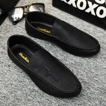 신제품 남성용 로퍼 편안한 플랫 캐주얼 신발 남성 통기성 모카신 슬립온 부드러운 가죽 운전 2022 봄 여름