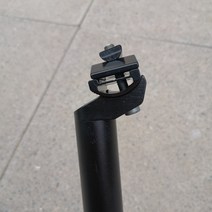 30.4 x 550mm 접히는 자전거 좌석 관 전기 장시간 포스트 알루미늄 합금 통합 Seatpost 광택이 없는 까만 구스와이