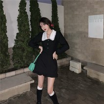 제니 미스코리아 칼라 A라인 원피스 여 디자인 버블소매가 작고 검은 치마가 짧다.