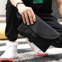 옷자락 남자 파우치 손가방 데일리 검정 미니멀 크로스백