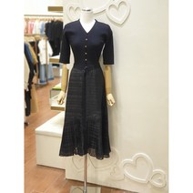 샤틴 플리츠 배색 브이넥 니트 롱 원피스