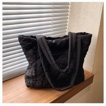 방이언니 다이아 누빔 퀼팅 패딩 숄더백 보부상 대용량 토트 호보백