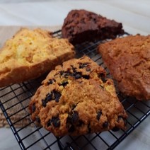 [주문 후 생산] 건강하고 맛있는 수제 삼각 스콘 9종 (초코칩 / 모카레이즌 / 다크초코 / 오레오 / 베리 / 갈릭 / 흑임자색고구마 / 콘치즈) 건강간식 아이간식 스콘생지, 갈릭 삼각스콘, 120g