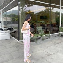 VANANA2 여성 유니크 캐주얼 꾸안꾸 마블링 퍼플 스모크 끈나시 플리츠 팬츠 투피스 세트