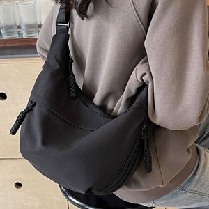 베로 가벼운 크로와상 크로스백