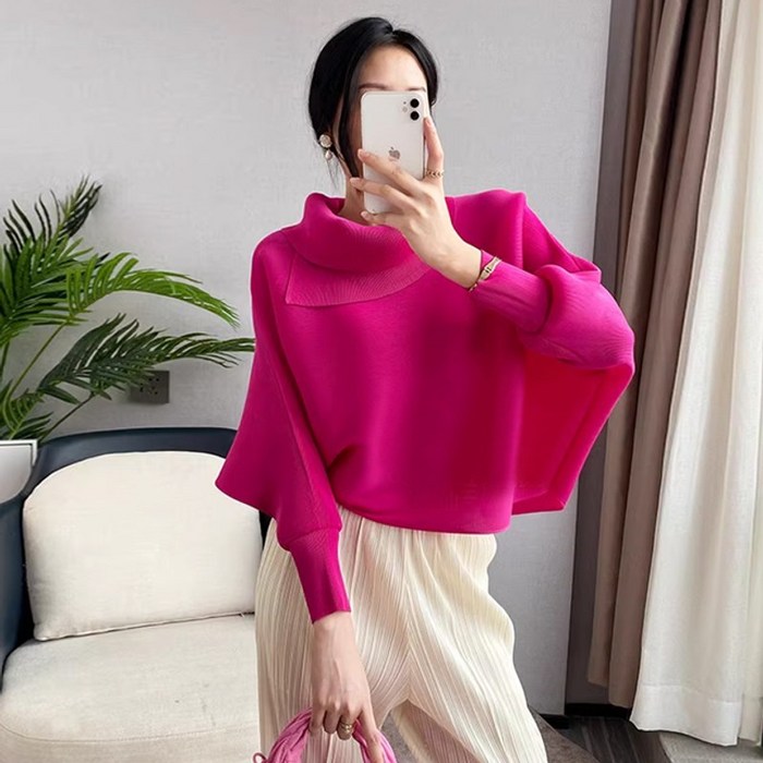 PLEATS 볼륨넥 가오리핏 플리츠 블라우스 PLEATS 볼륨넥 가오리핏 플리츠 블라우스