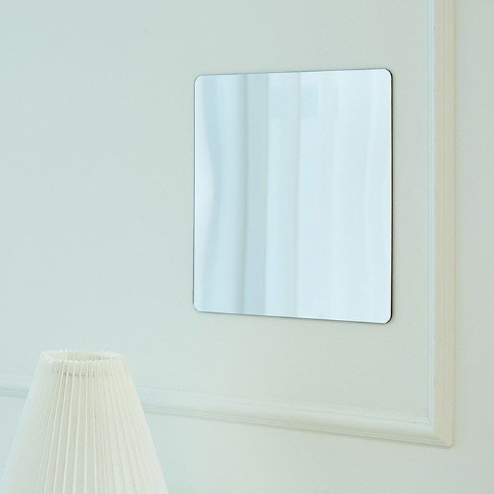 코멧 벽에 붙여서 사용하는 아크릴 거울 30 x 30 cm 코멧 벽에 붙여서 사용하는 아크릴 거울 30 x 30 cm