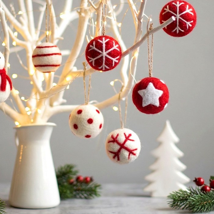 유리까 크리스마스 트리 펠트볼 오너먼트 빈티지 핸드메이드