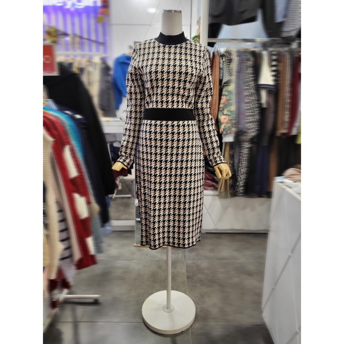 밸리걸 하운드 체크 니트 미디 원피스 911740