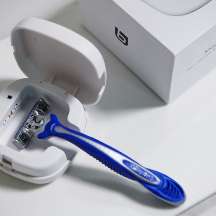 베럴유 모델퓨어 휴대용 UVC LED 면도기 살균기 케이스 밀키화이트