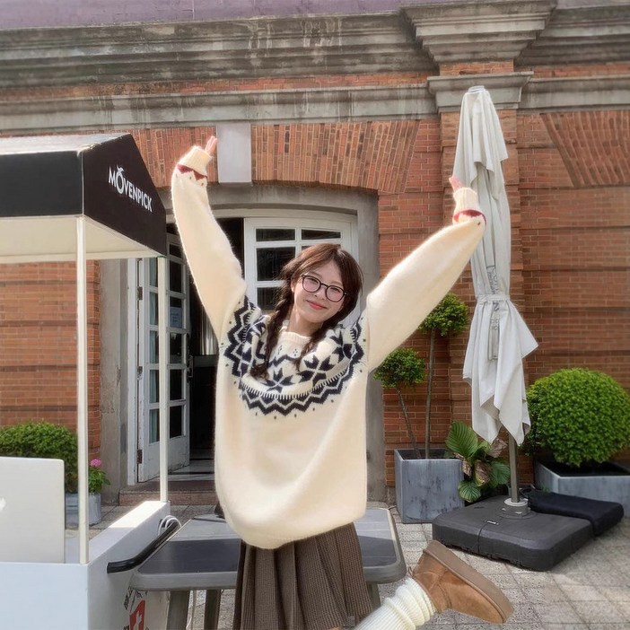 DODLXL 여성 겨울 따뜻한 라운드넥 눈꽃 크리스마스 스웨터 니트상의 2컬러