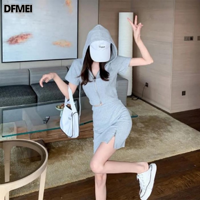 DFMEI 트레이닝 세트 맨투맨 숏 톱+힙 트임 스커트 투피스