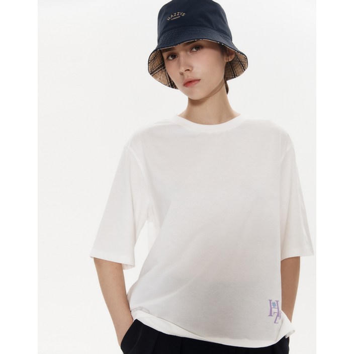 23SS 23SS단독 특가화이트 로고프린트 면 5부소매티셔츠 HSTS3BC25WT 23SS 23SS단독 특가화이트 로고프린트 면 5부소매티셔츠 HSTS3BC25WT