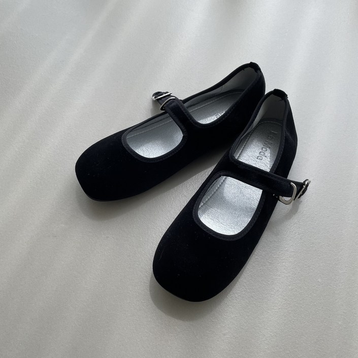 조이슈 펄스 스웨이드 벨벳 스트랩 조절 플랫 메리제인 단화 로퍼