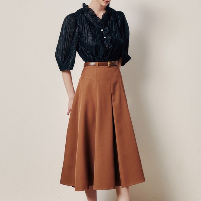 지고트 JR8A0BL369잔주름 러플 V넥 블라우스