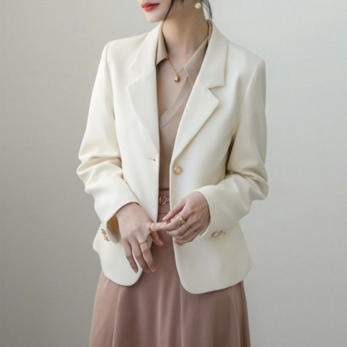 여성 테일러드 투버튼 자켓 / 크림 숏자켓 하객룩 오피스룩