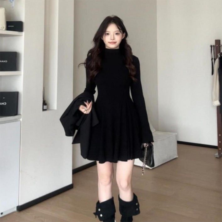 피어니스트 시크 슬림 하이넥 플레어 미니 원피스