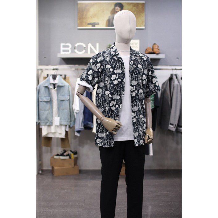 BON 셔츠 BNEMB682BK 블랙 트로피컬 프린트 세미오버핏 반팔 남방