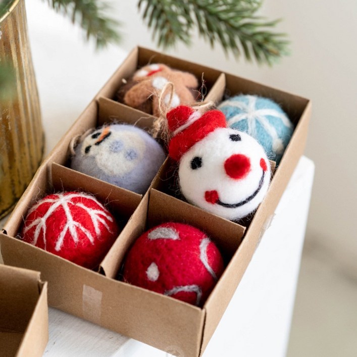 유리까 크리스마스 트리 펠트볼 오너먼트 빈티지 핸드메이드